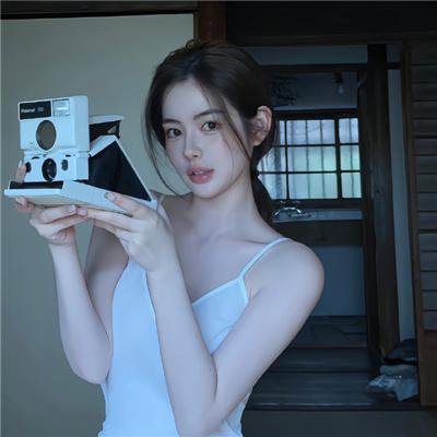三个摩登女性